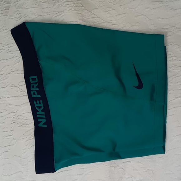 NIKE BUNDLE!!! 3 Pc - Picture 10 of 12